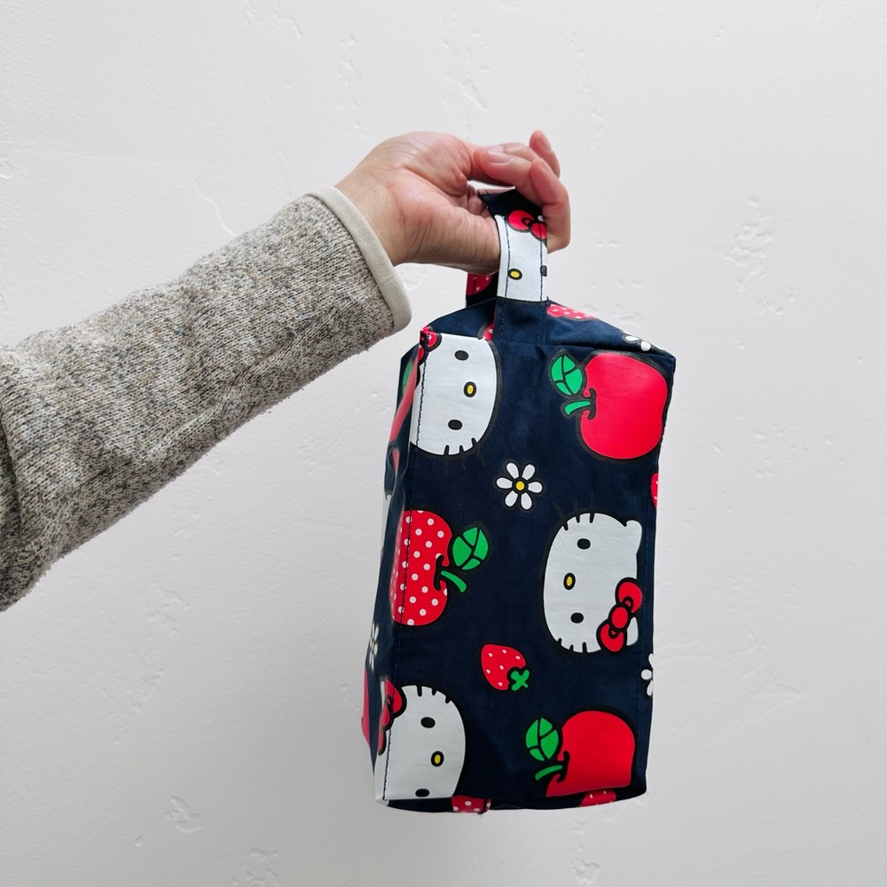 BAGGU x Hello Kitty Apple 🍎 Dopp Kit